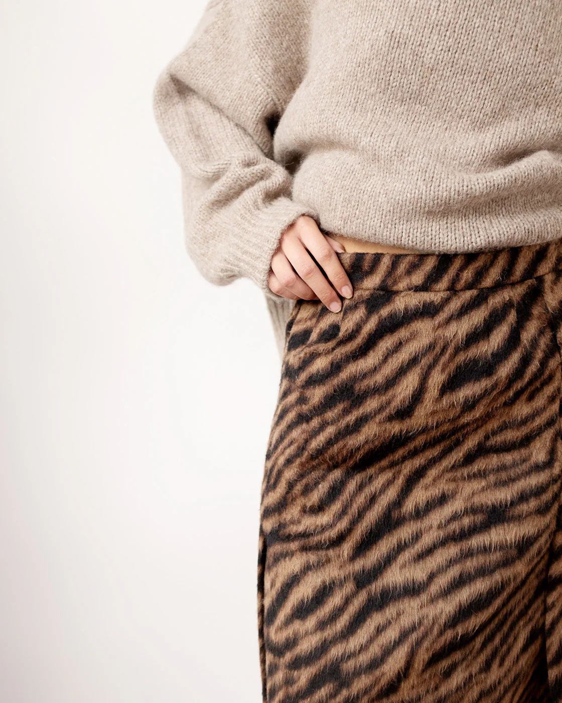 Cecily Skirt Wool Blend Jacquard Tiger Beige - Image 2