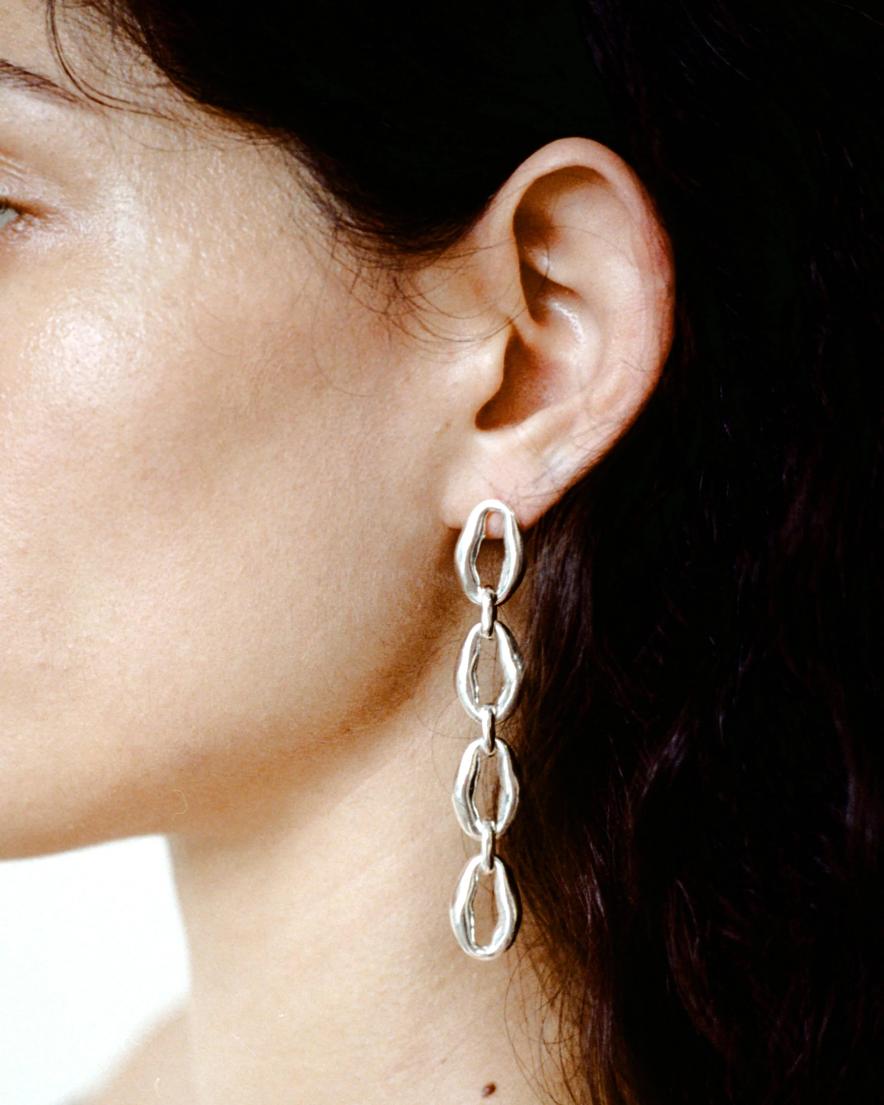 Munch x Rejina Pyo Molten Chain Earrings Silver Plated - Image 3