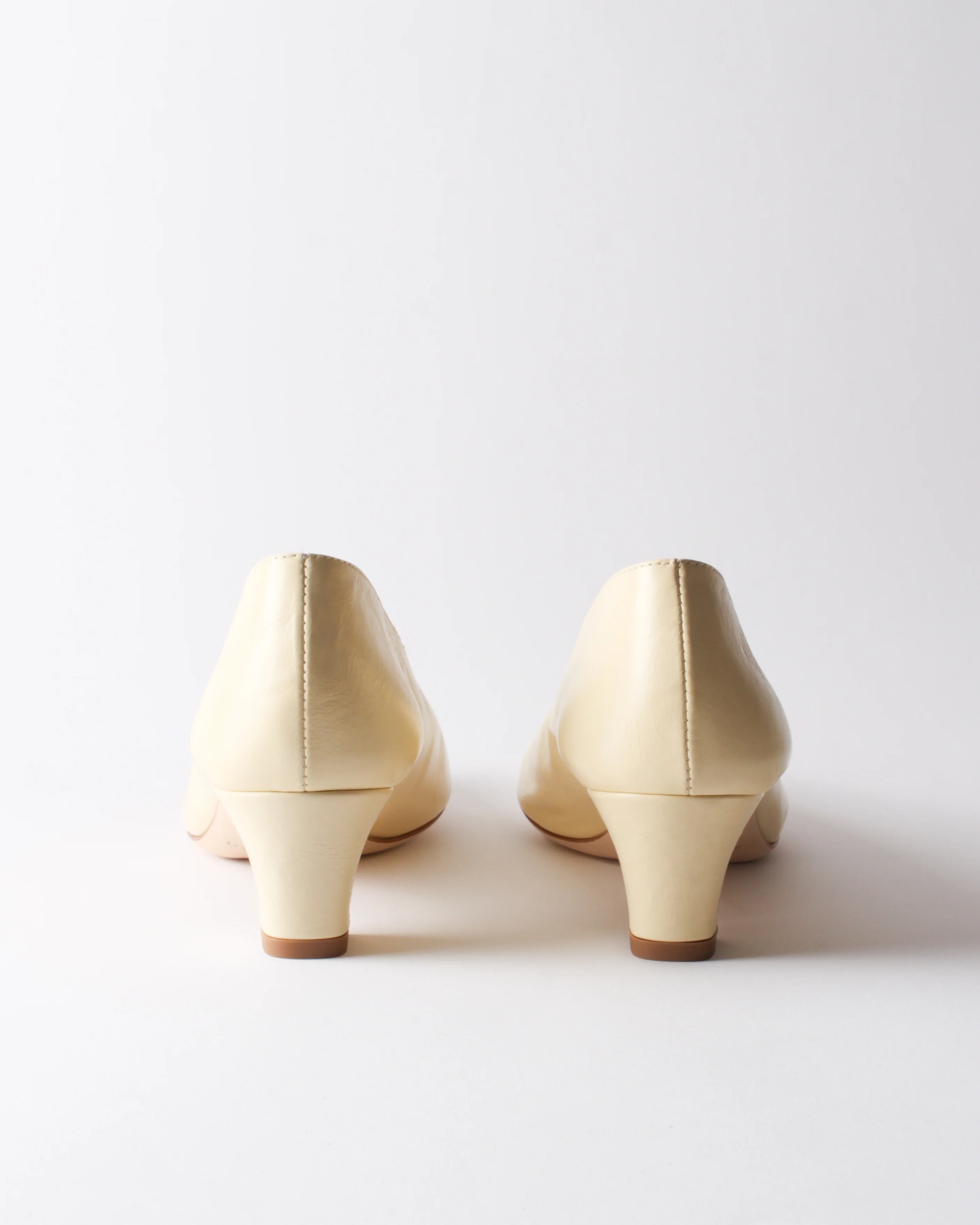 Soft Pump Leather Buttermilk - Image 4